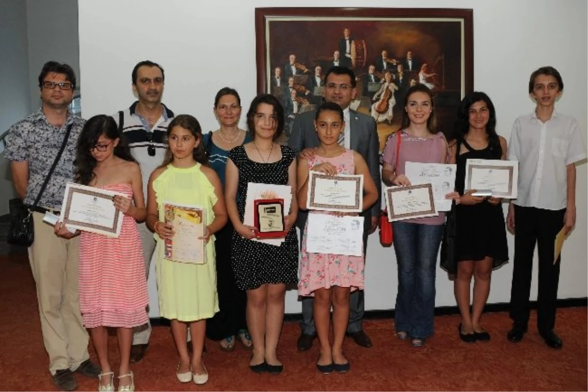 Aü Antalya Devlet Konservatuvarı\'na Ödül