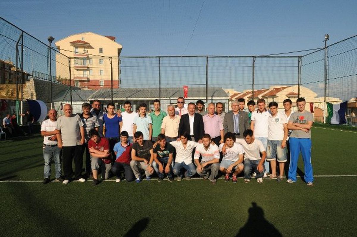 Bağçeşmespor\'da Mangallı Kutlama