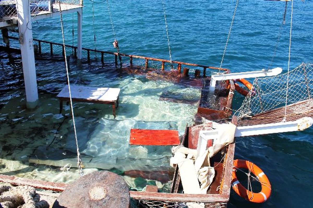 Foça\'da Gezi Teknesi Battı