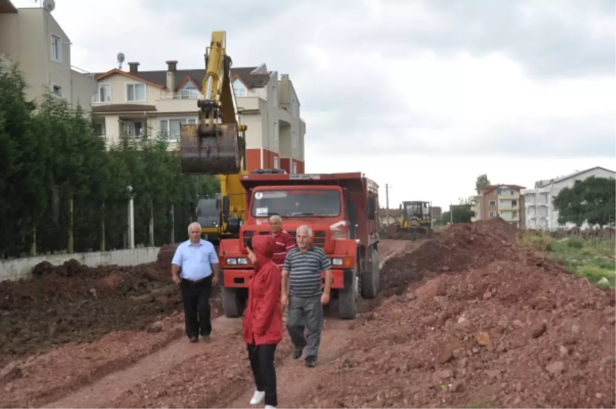 Hasanpaşa Mahallesi\'nde Yol Çalışması