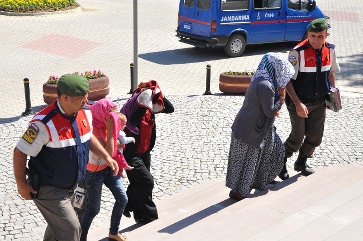 Jandarmadan Hırsızlık Zanlısı Kadınlara Darbe