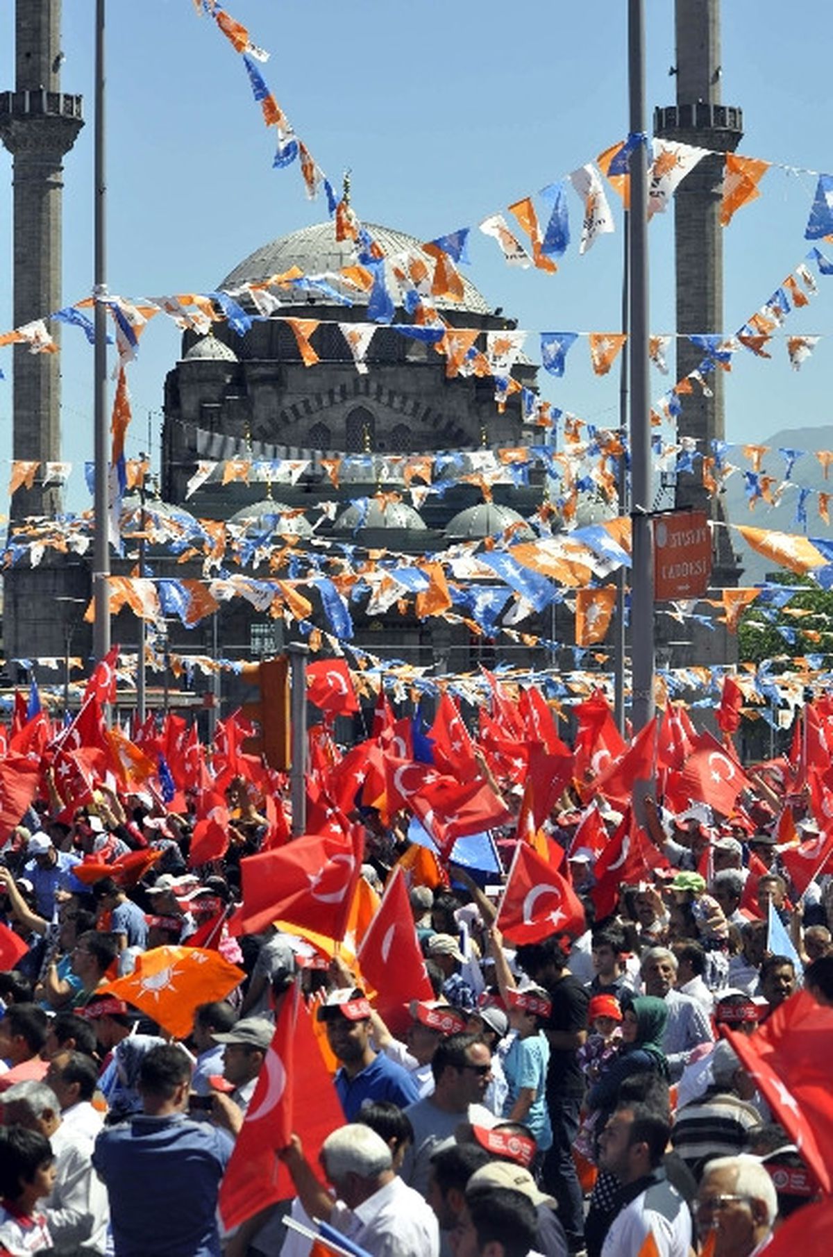 Kayseri\'de Milli İradeye Saygı Mitingi Yapıldı