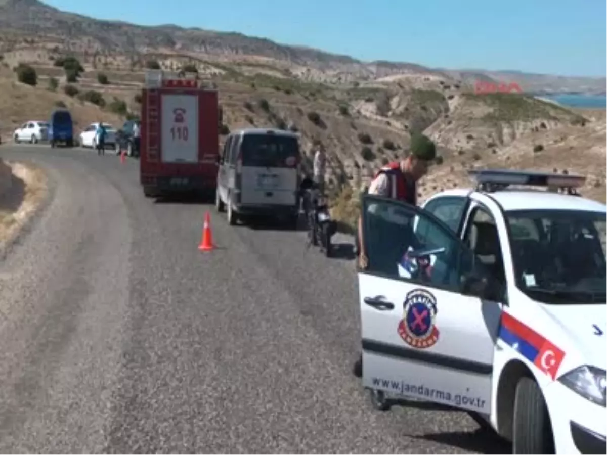 Nizip'te Otomobil Şarampole Uçtu: 1 Ölü