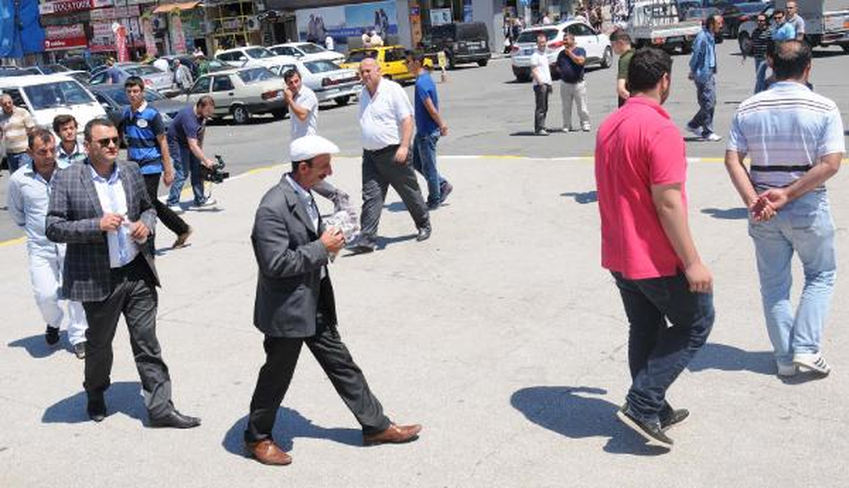 Duran Adama Karşı Yürüdüler