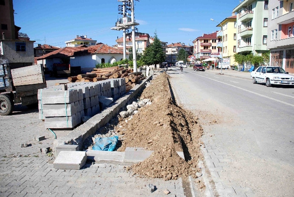 Salı Pazarına Yakışan Tretuar Çalışması