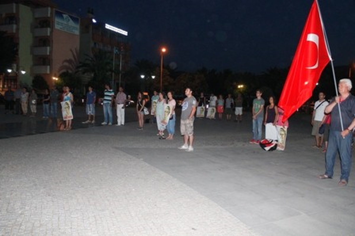 Selçuklular Atatürk\'ün Huzurunda Durdu