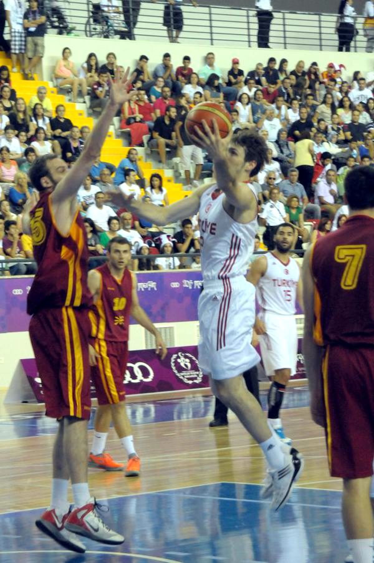 Türkiye - Makedonya: 77-57