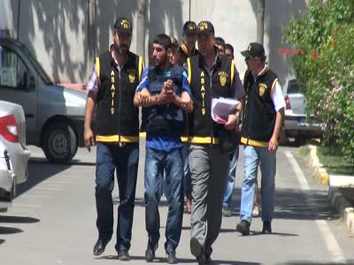 Adana\'da Uyuşturucu Satışı Kavgası 1 Ölü