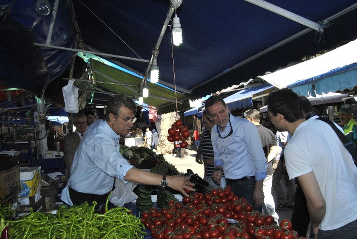Btso Başkanı Pazarcılarla Kahvaltı Yaptı
