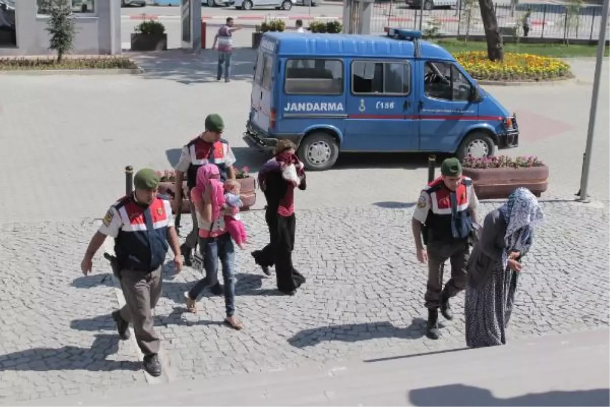 Hırsızlık Şüphelisi Bebeğiyle Cezaevine Gönderildi