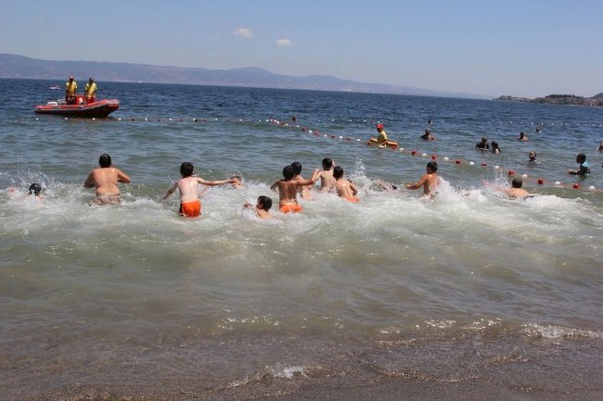 Karamürsel\'e Bu Yıl da Mavi Bayrak Asıldı
