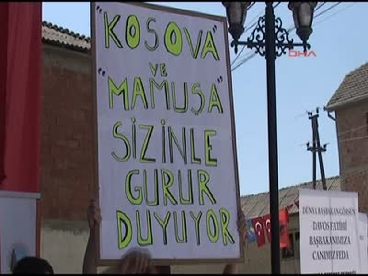 Kosova\'dan Başbakan Erdoğan\'a Destek Mitingi