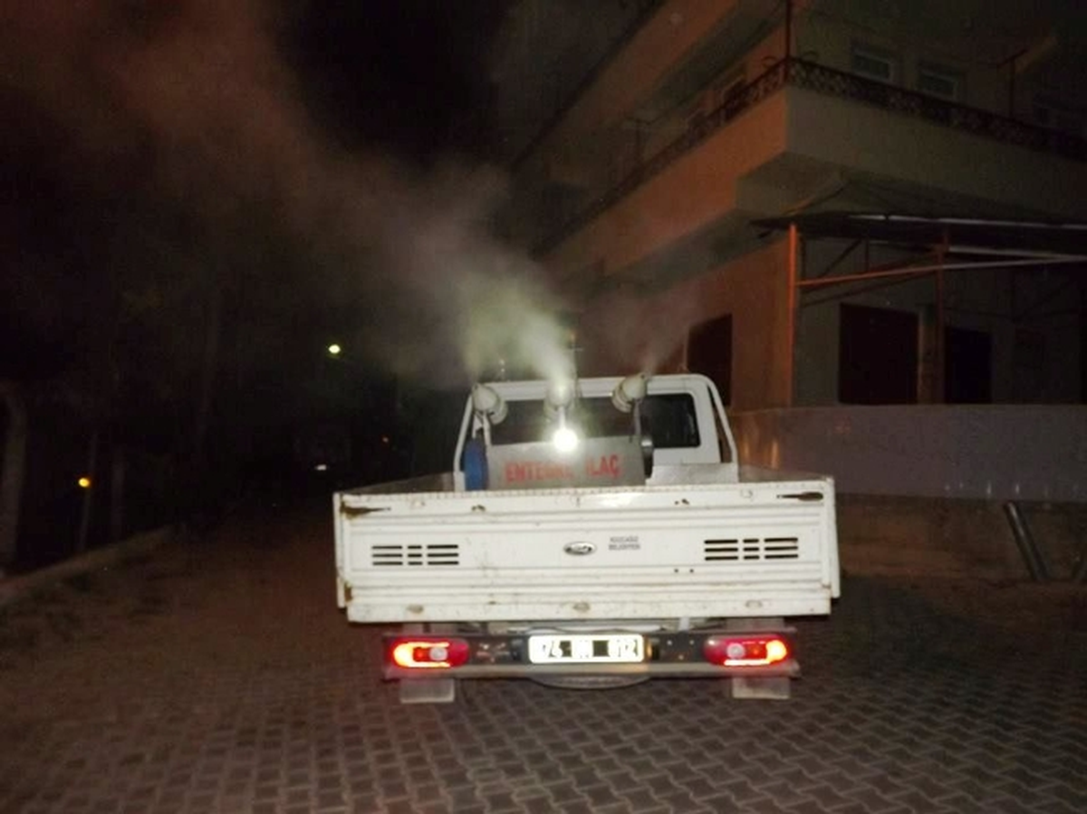 Kozcağız\'da İlaçlama Çalışmaları Tam Gaz Devam Ediyor
