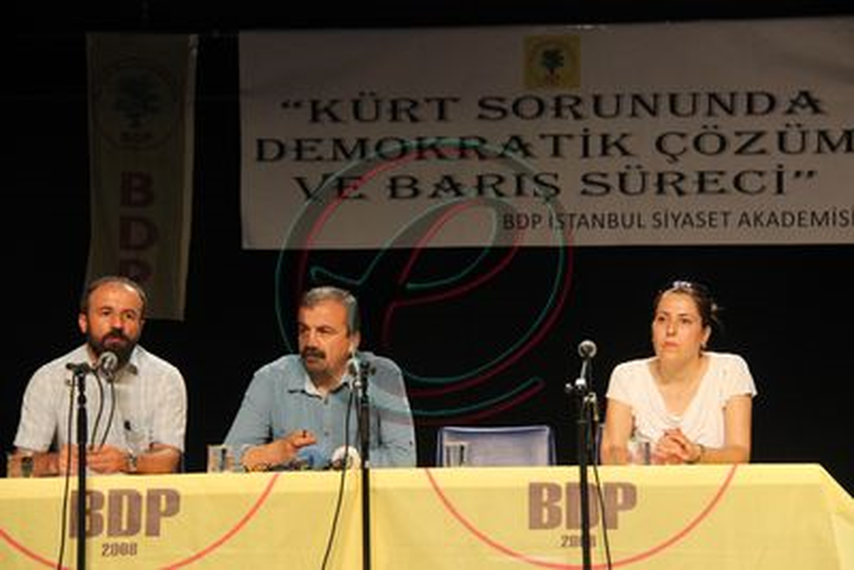 Sırrı Süreyya'dan Ahmet Türk'e Cevap