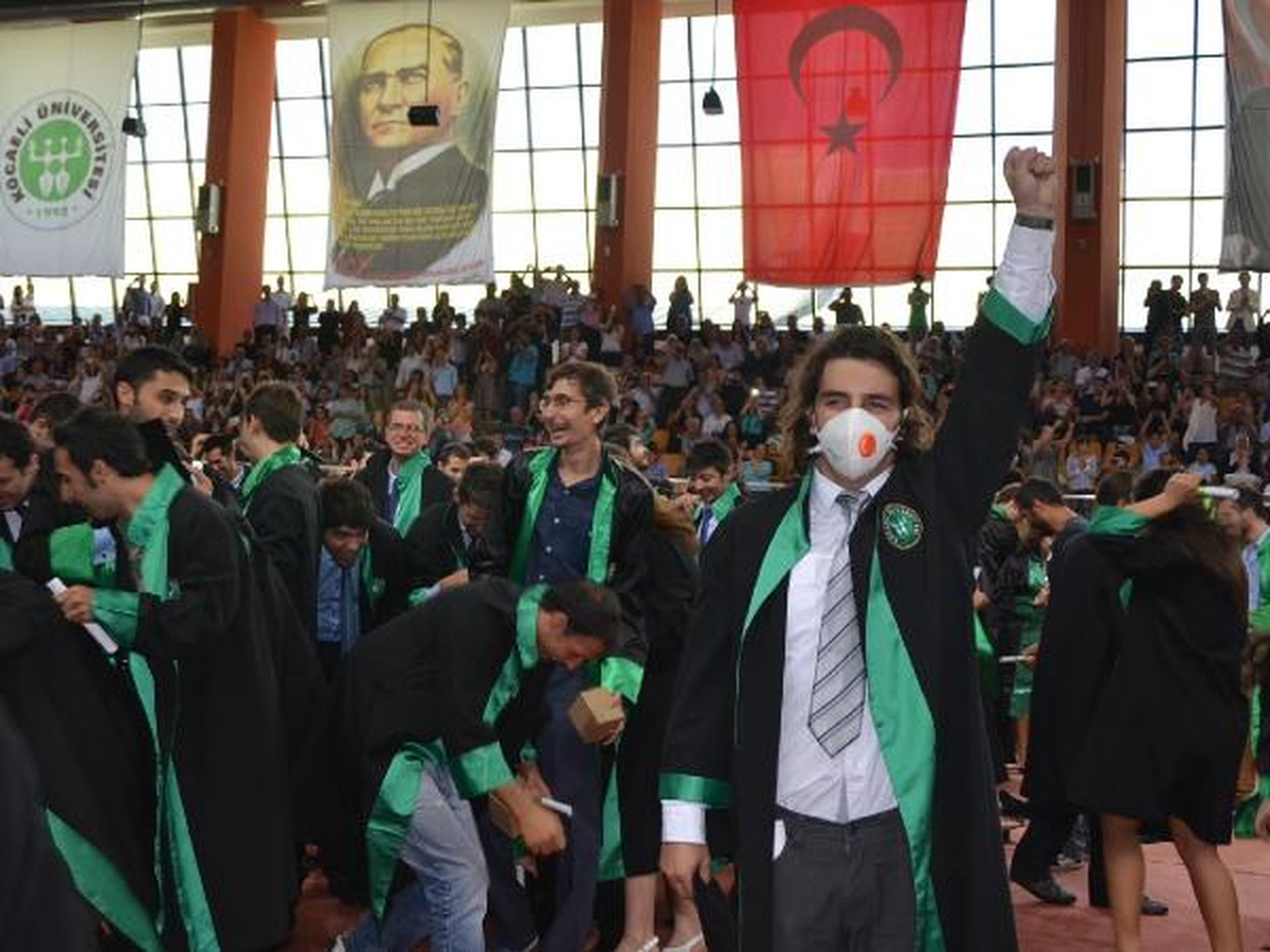 Mezuniyet Töreninde Gezi Parkı Desteği