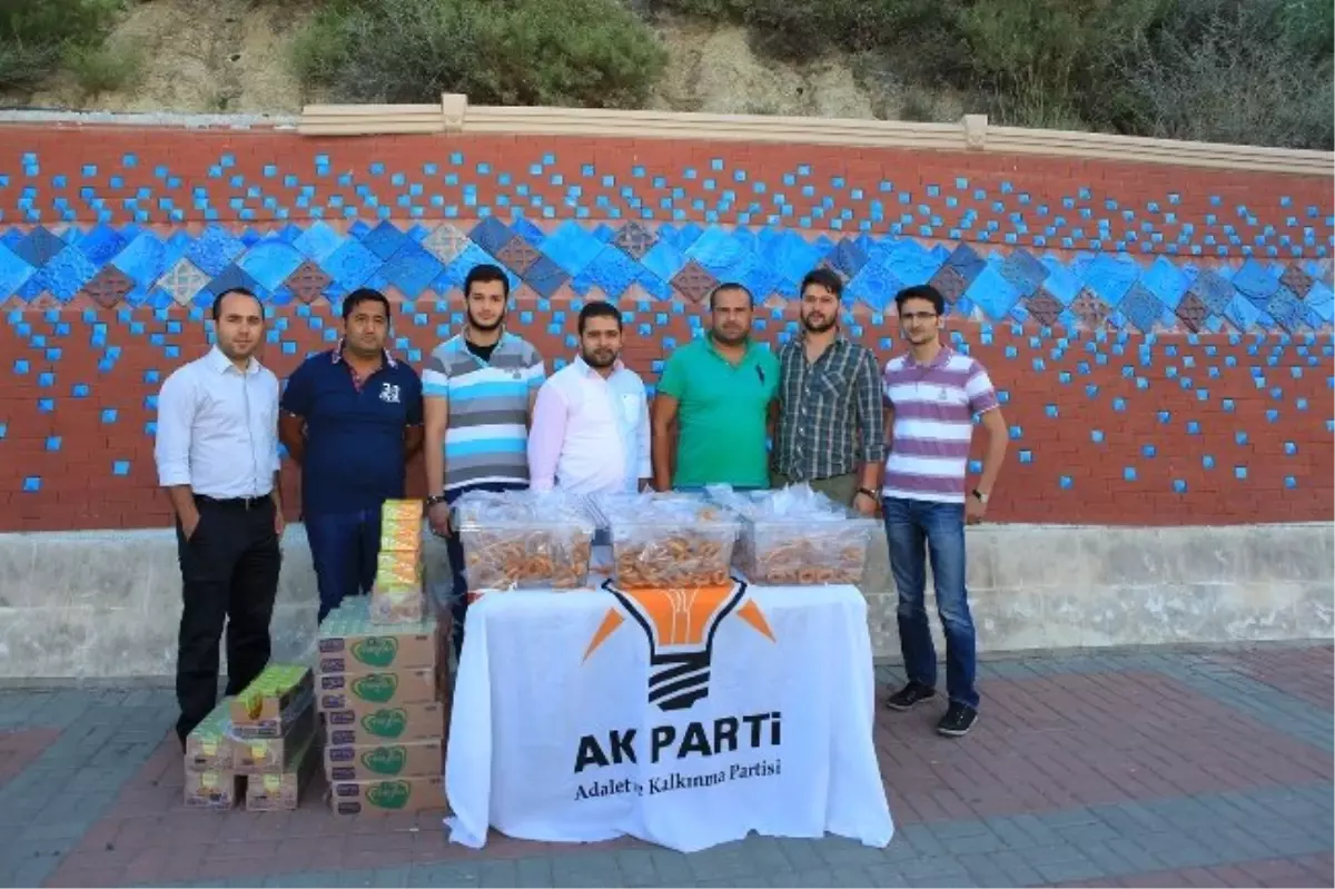 AK Parti Manavgat Gençlik Kolları'ndan Kandil Simiti