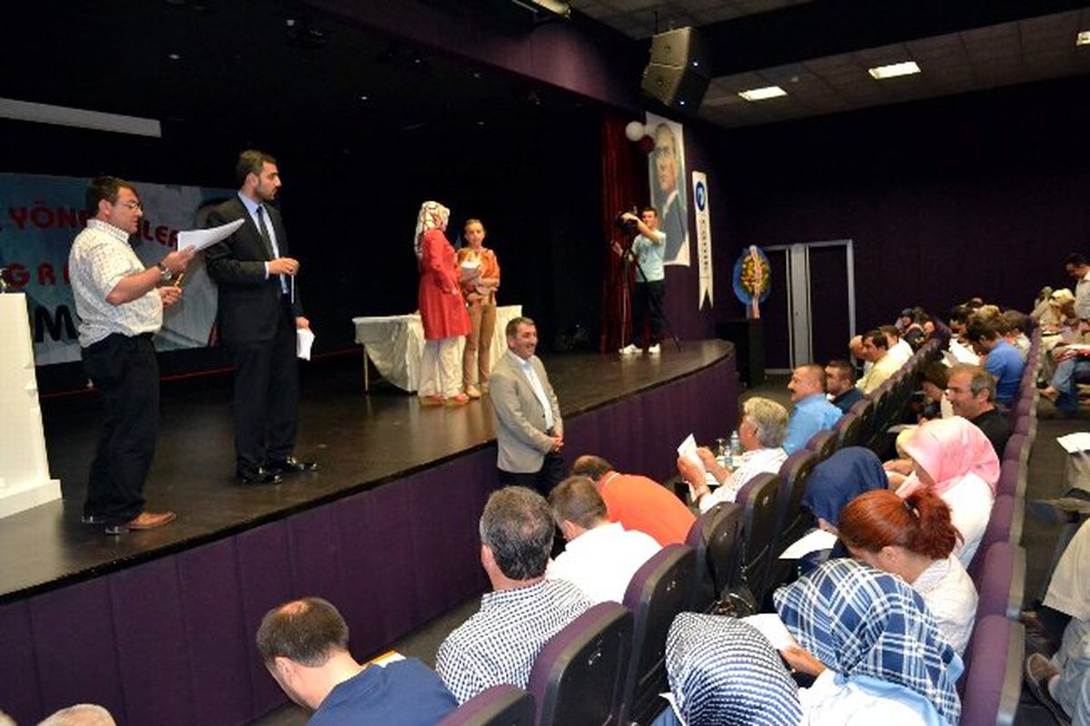 AK Parti \'Siyaset Akademi Sınavı\' Yaptı