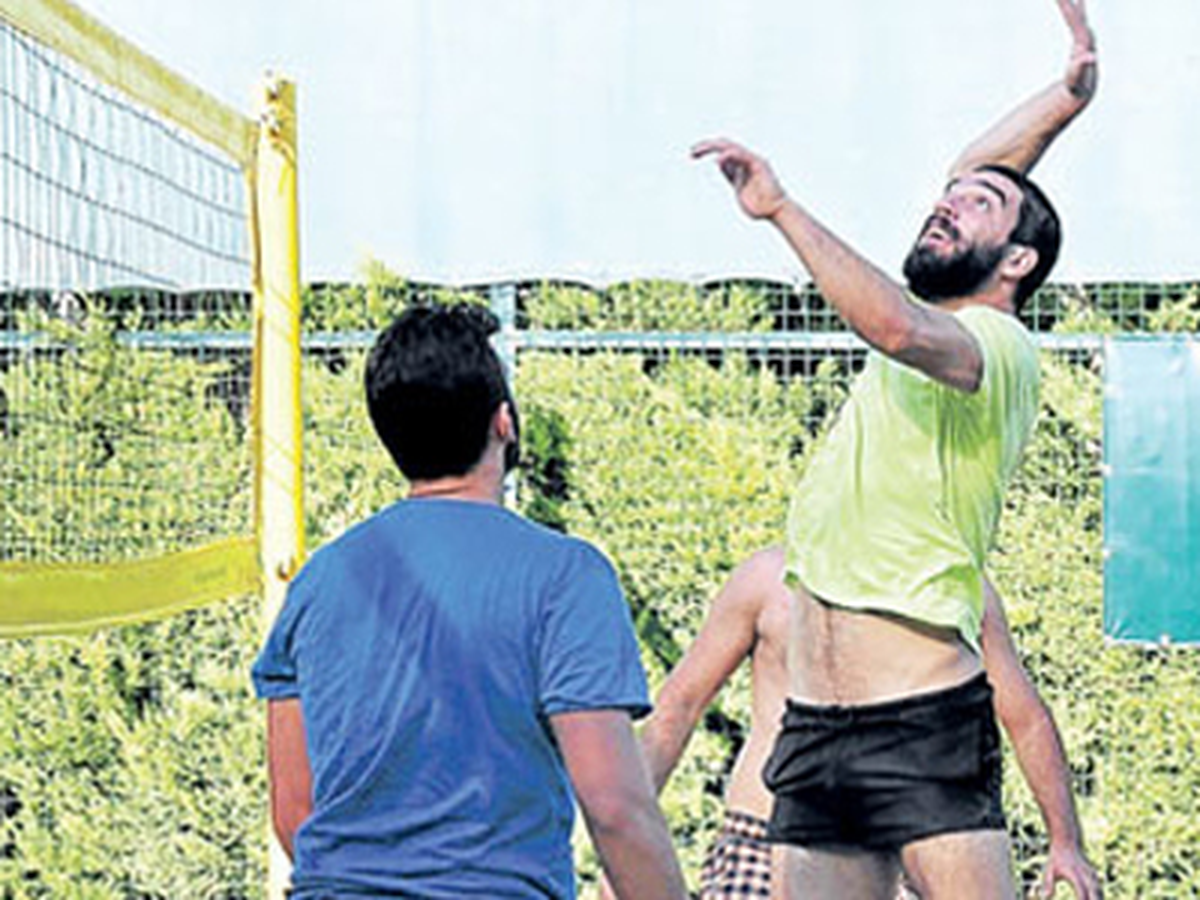 Arda Futboldan Sonra Voleybola Merak Sardı