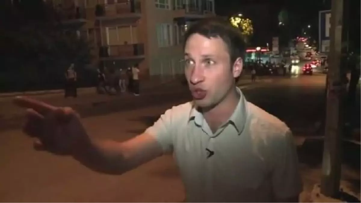 Cnn Muhabirine Polisten Sulu Müdahale