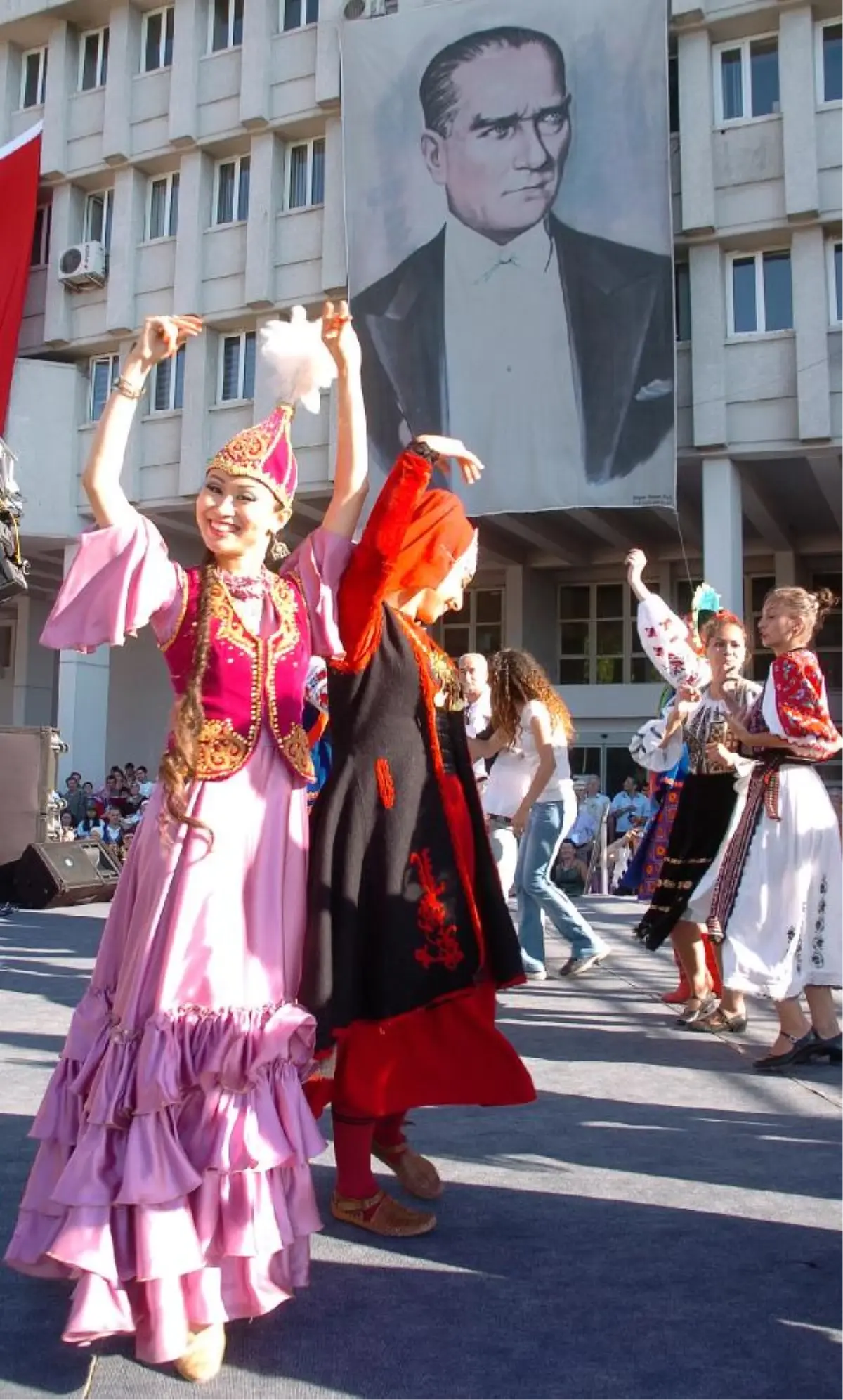 Yabancı Folklör Ekipleri Zonguldak\'ta