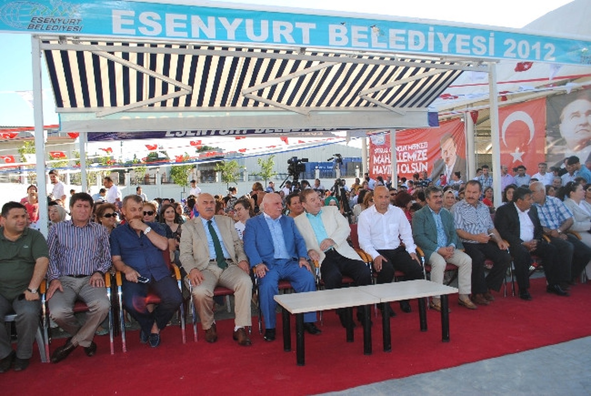 Esenyurt\'ta Gençler Yeni Merkezlerine Kavuştu