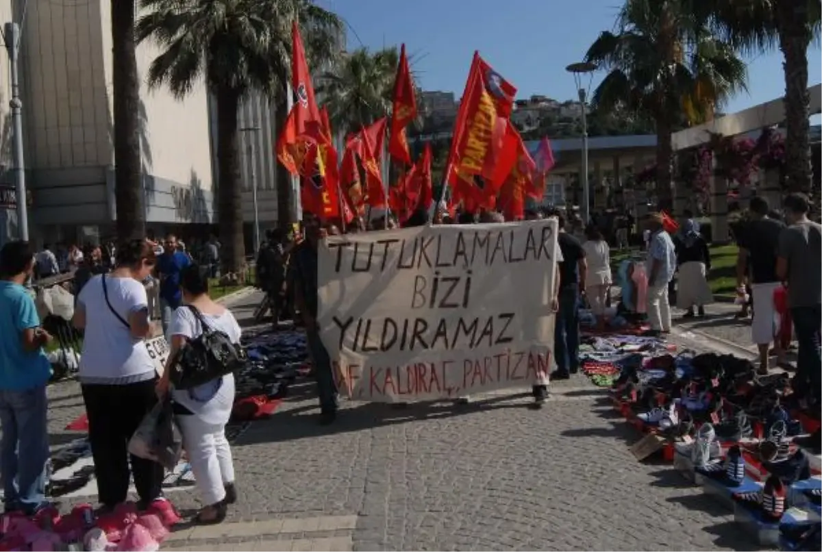 İzmir\'de Gezi Parkı Tutuklamalarına Tepki