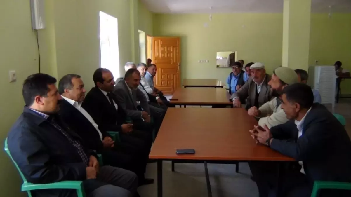 Milletvekili Fatih Çiftci\'den Erciş\'te Köy Ziyareti