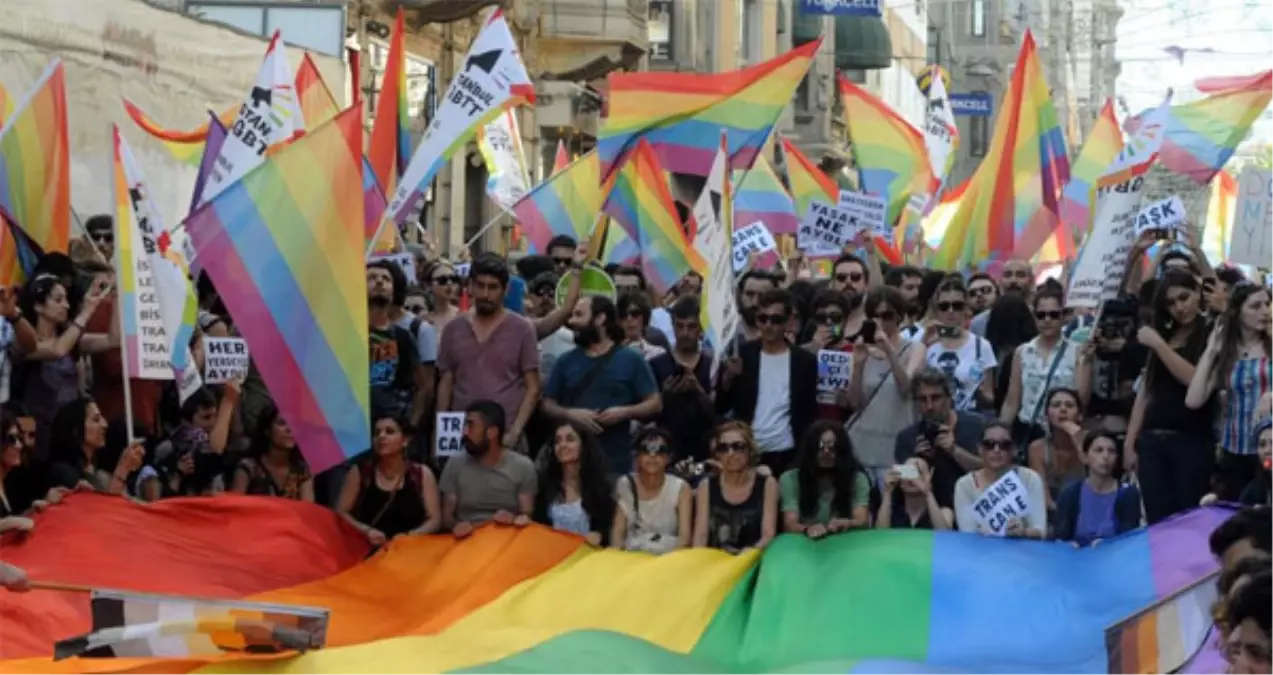 Taksim\'de Lgbtt 4. Trans Onur Yürüyüşü