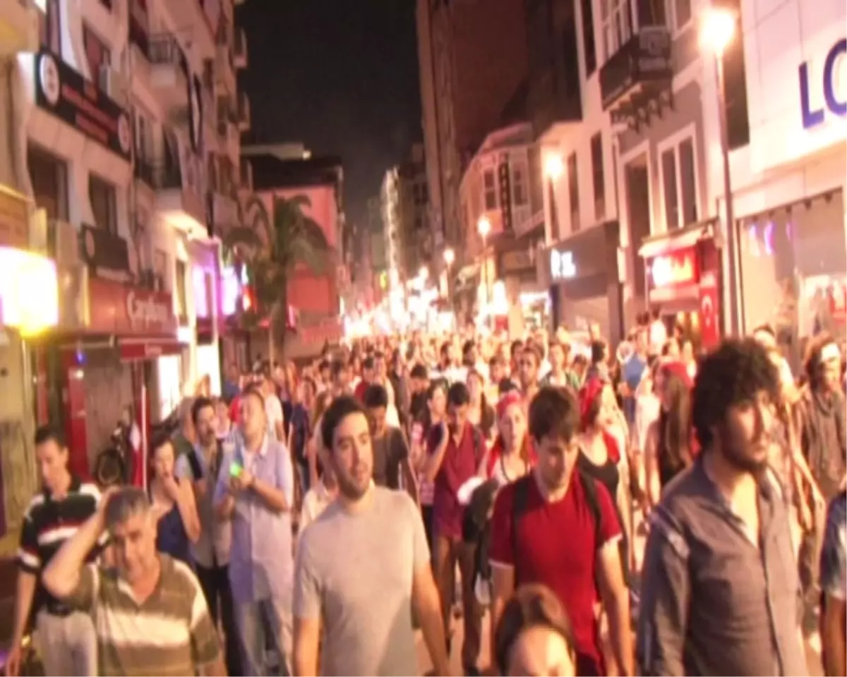 Taksim\'de Müdahaleye İzmir\'den Tepki