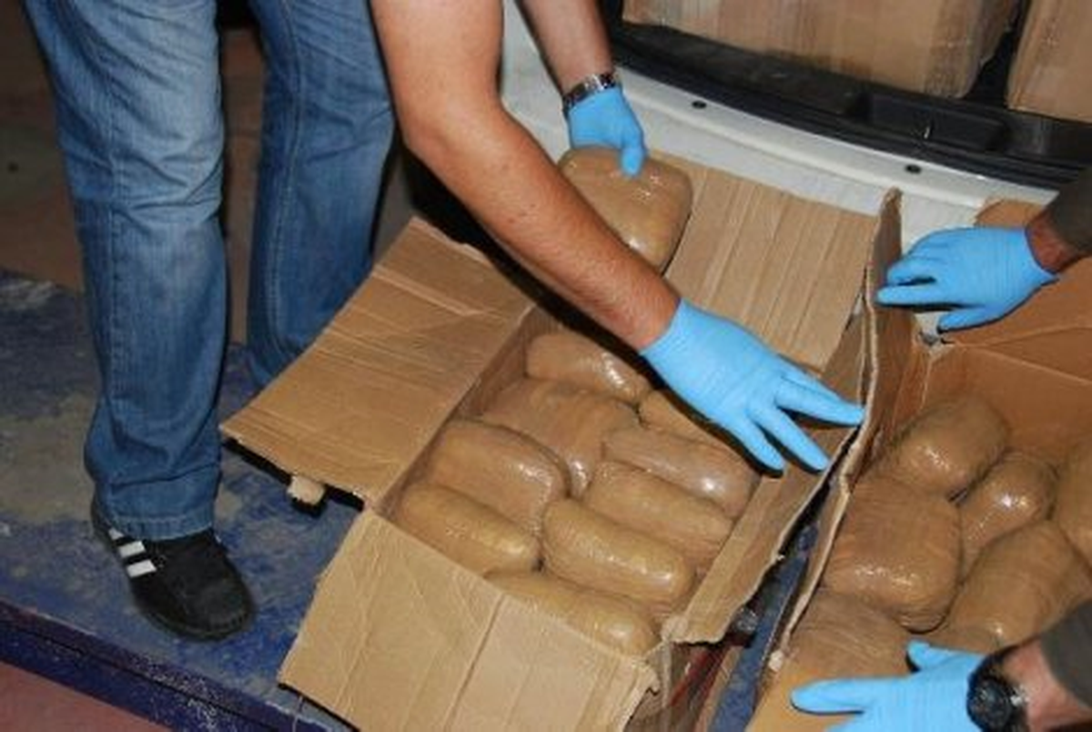 Adana\'da Uyuşturucu, Kaçak Akaryakıt ve Sigara Operasyonu