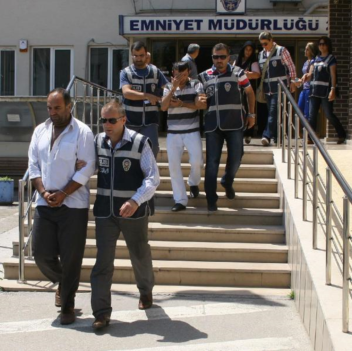 Bursa\'da Uyuşturucu Operasyonu: 5 Gözaltı