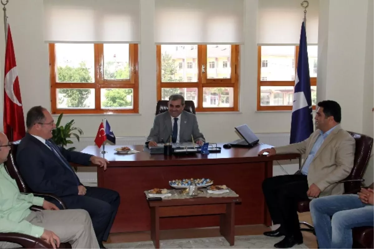 Hilmi Bilgi ve Burhanettin Kuru\'dan Smmmo\'ya Ziyaret