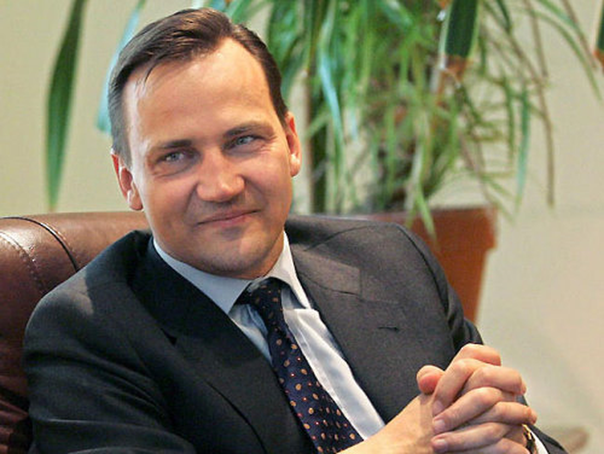 Polonya Dışişleri Bakanı Sikorski: "Ukrayna\'nın AB ile İmzalayacağı İşbirliği Anlaşması Tehlikede"