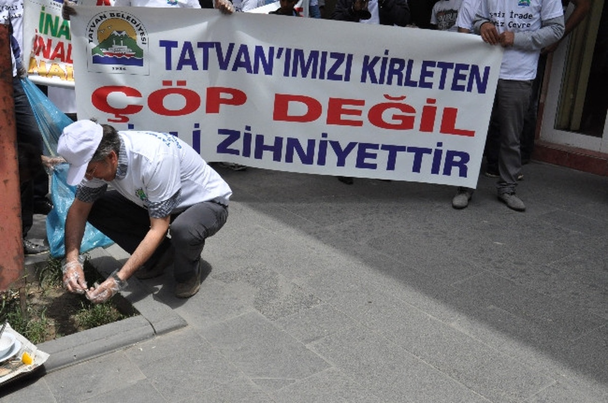 Tatvan Belediyesi\'nden Temizlik Kampanyası