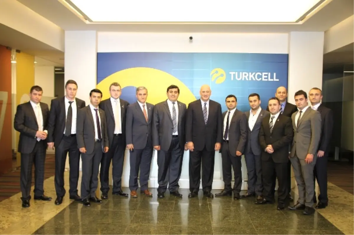 Turkcell Ceo\'su Ciliv\'den Sunder İş Adamları Derneği Üyelerine Brifing