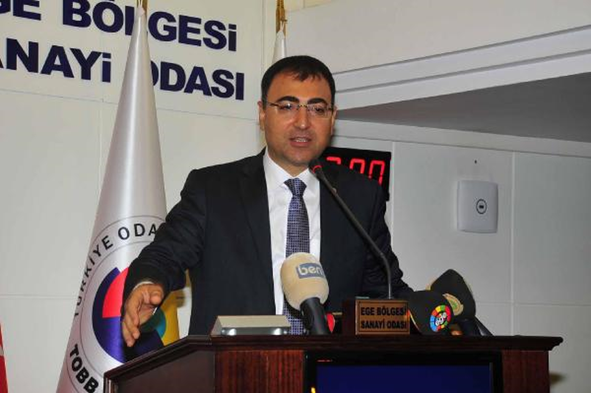 Vali Toprak, İzmirli Sanayicilere Konuştu