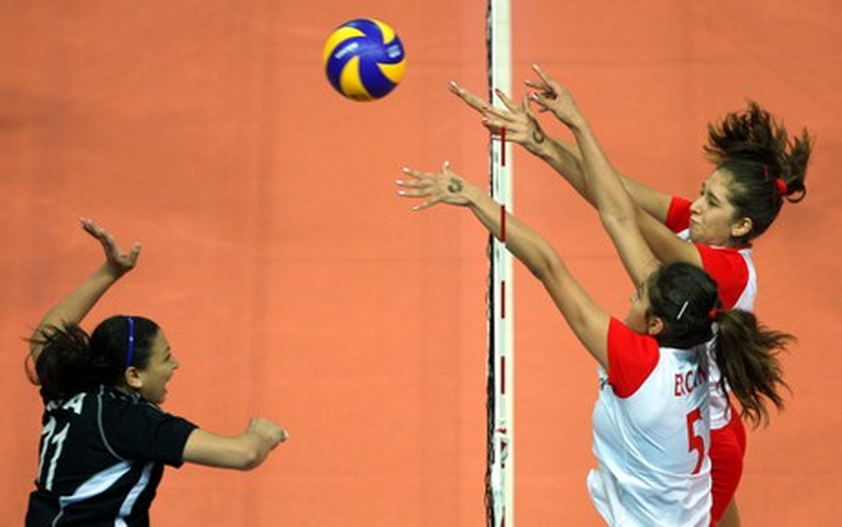 Voleybol\'da Türkiye, Mısır\'ı 3-0 yendi