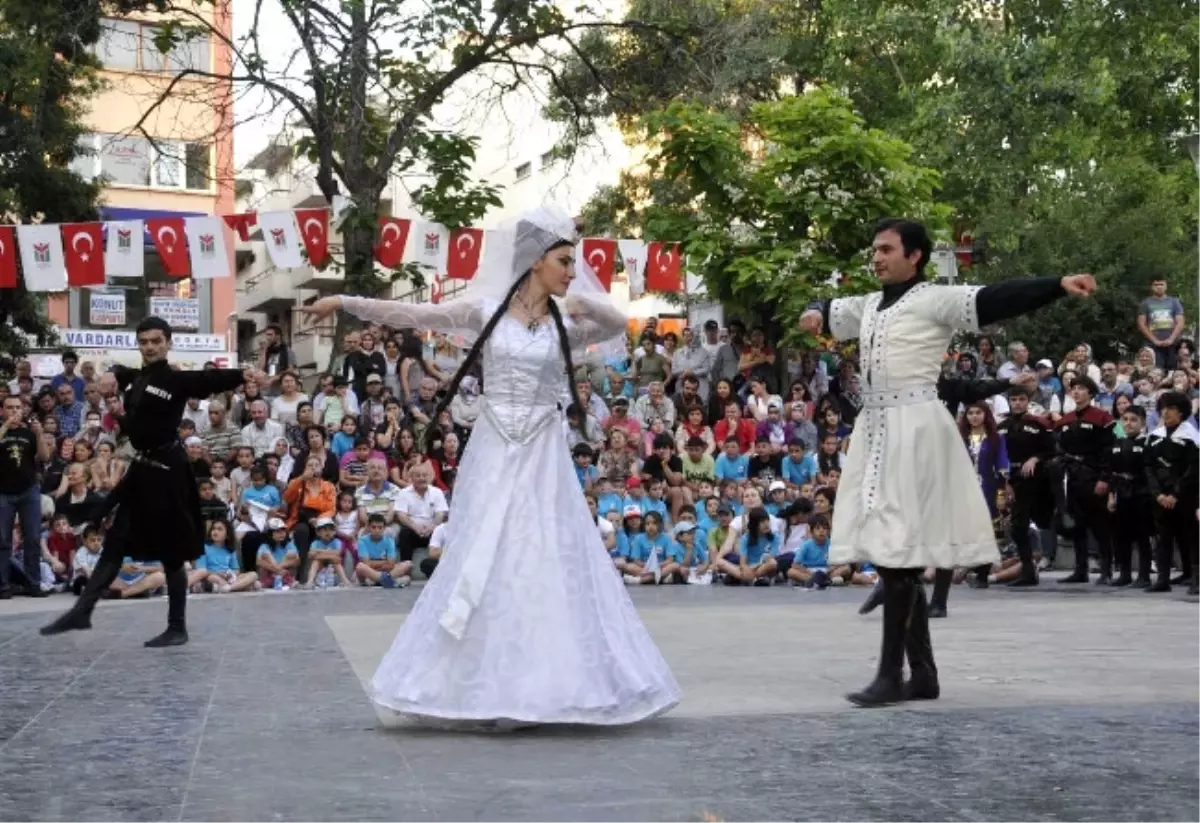 Yenimahalle\'de Uluslararası Dans Festivali