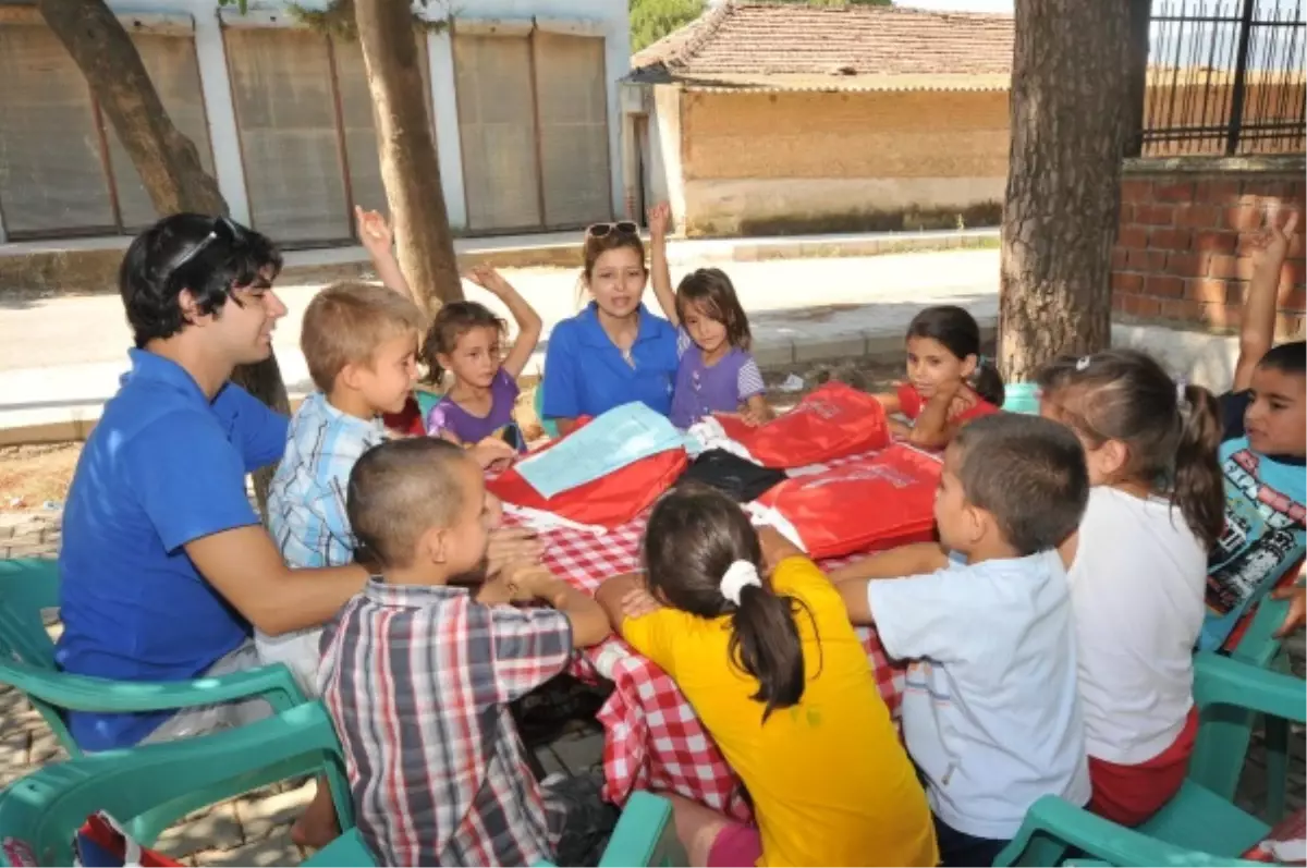 Yine Yollara Düştüler