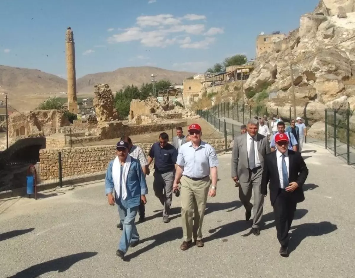 ABD Büyükelçisi Hasankeyf\'i Gezdi