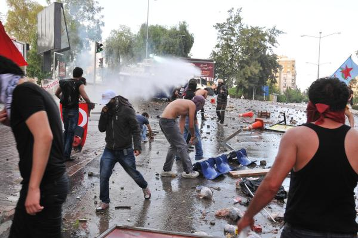 Adana\'da Gezi Eylemlerine 93 Bin Kişi Katıldı