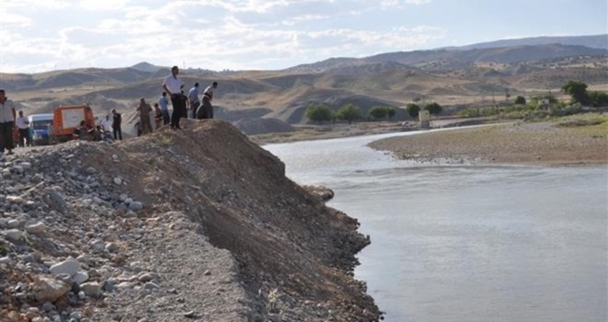 Adıyaman\'da Dereye Düşen Genç Boğuldu