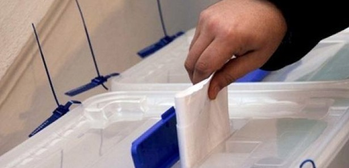 Arnavutluk\'taki Genel Seçimler