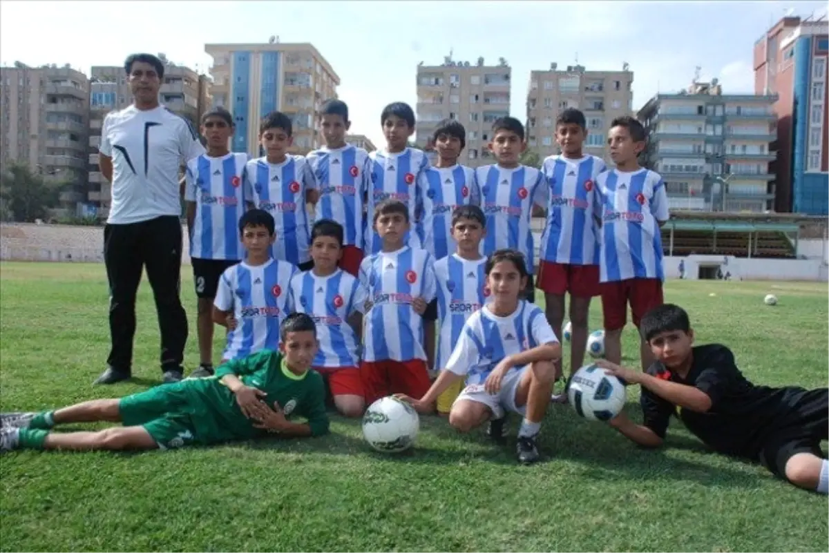 Asa\'nın Minikleri Barselona Yolcusu