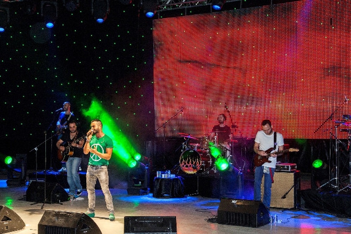 Bursa Festivali\'nde Gökhan Türkmen Konseri