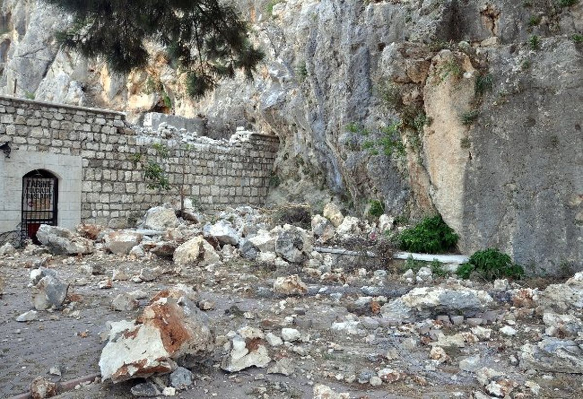 Tarihi St. Pıerre Kilisesi\'nde Restorasyon Çalışmaları Sürüyor