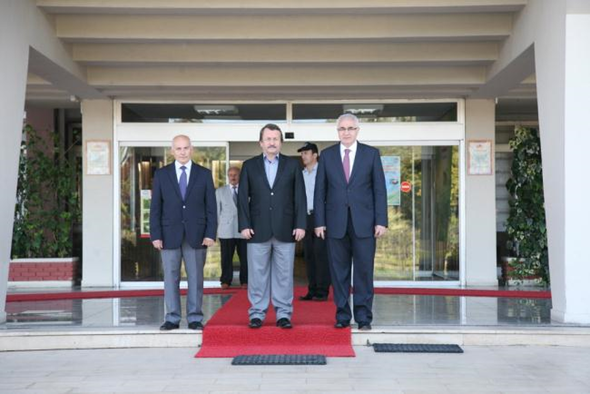 Vali Nurullah Çakır´dan Çaykur\'a Ziyaret