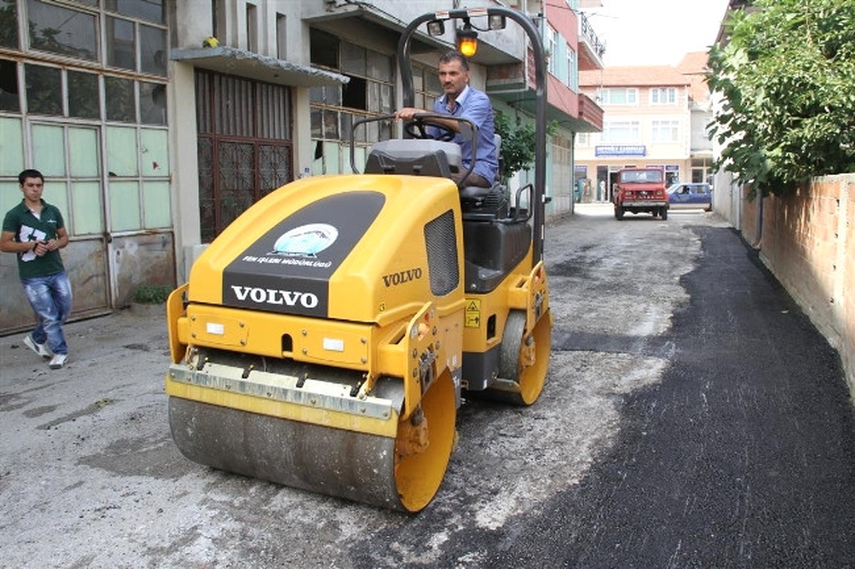 Akyazı Belediyesi Asfalt Sezonunu Açtı