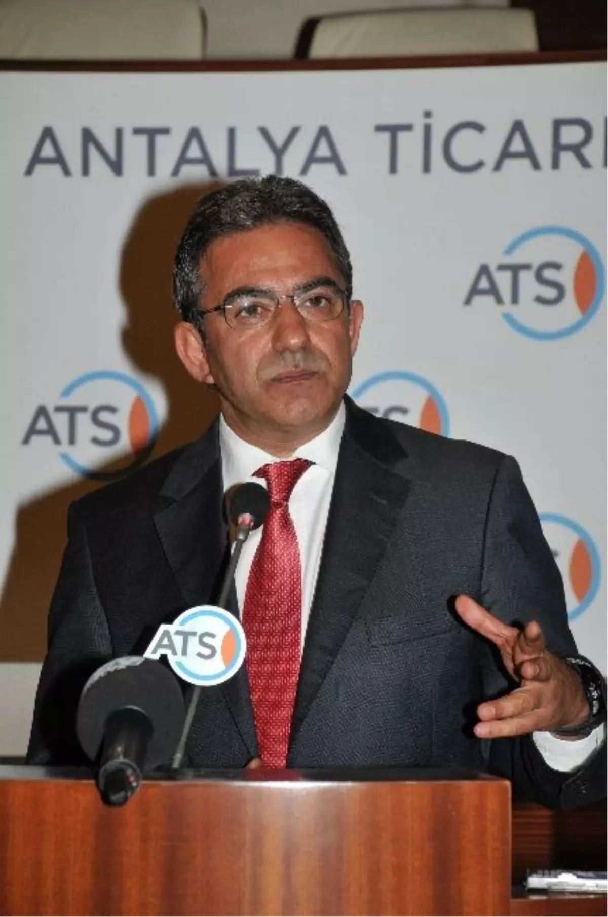 Atso Yönetim Kurulu Başkanı Budak."Antalya\'da Sayıları Hızla Artan Avm\'ler ve Zincir Mağazalar...