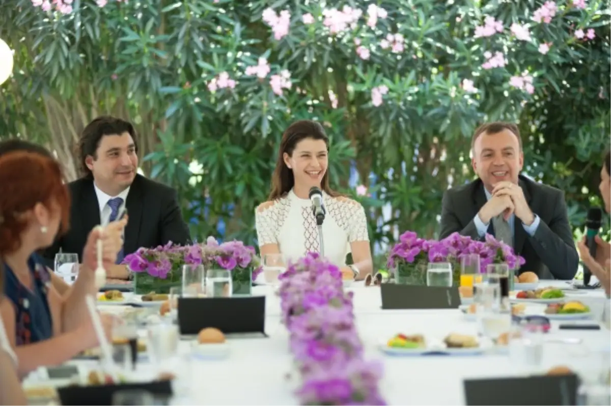 Beren Saat, Duru'nun Yeni Reklam Yüzü Oldu!